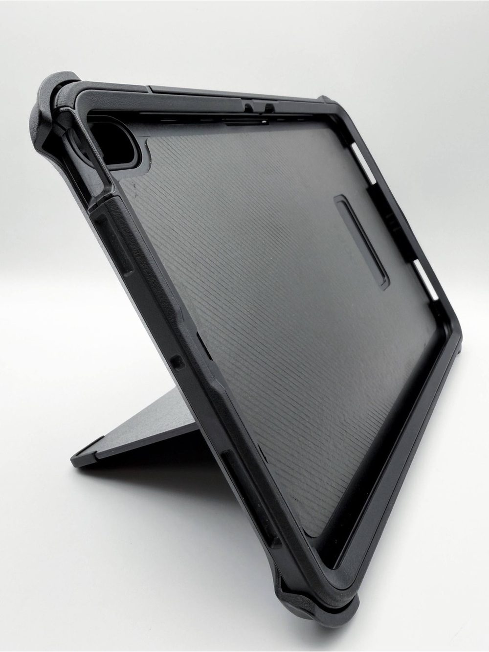 OtterBox Defender Case for iPad Air 11 M3/M2, Air 4th/5th Gen - Black